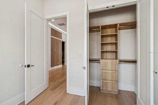 810 W BRADDOCK STREET, Tampa, FL 33603