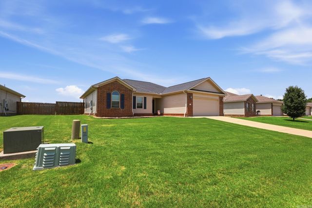 26 Lakeside Dr, Ward, AR 72176