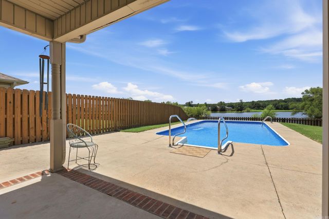 26 Lakeside Dr, Ward, AR 72176