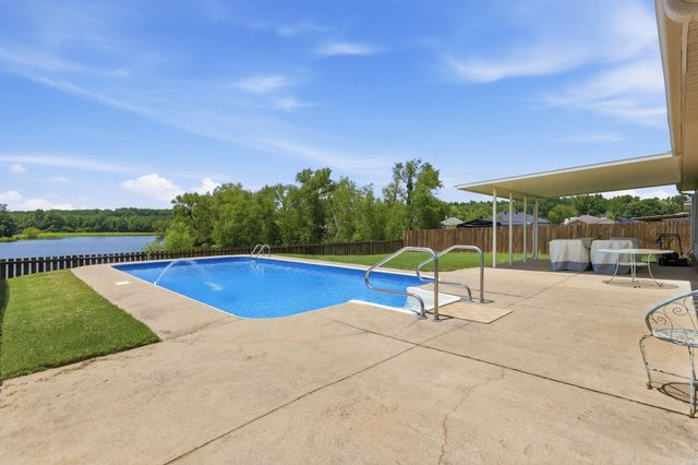 26 Lakeside Dr, Ward, AR 72176