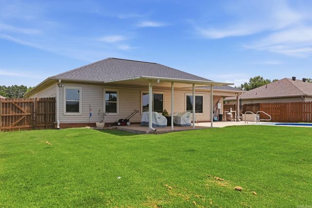 26 Lakeside Dr, Ward, AR 72176