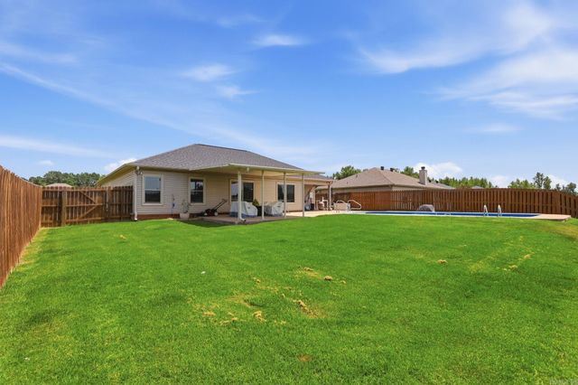 26 Lakeside Dr, Ward, AR 72176