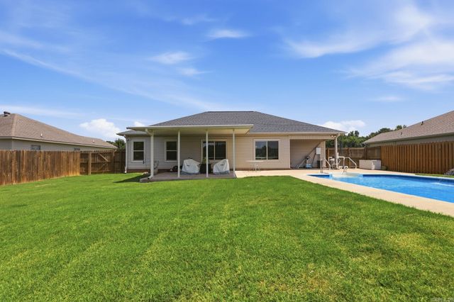 26 Lakeside Dr, Ward, AR 72176