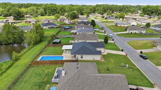 26 Lakeside Dr, Ward, AR 72176