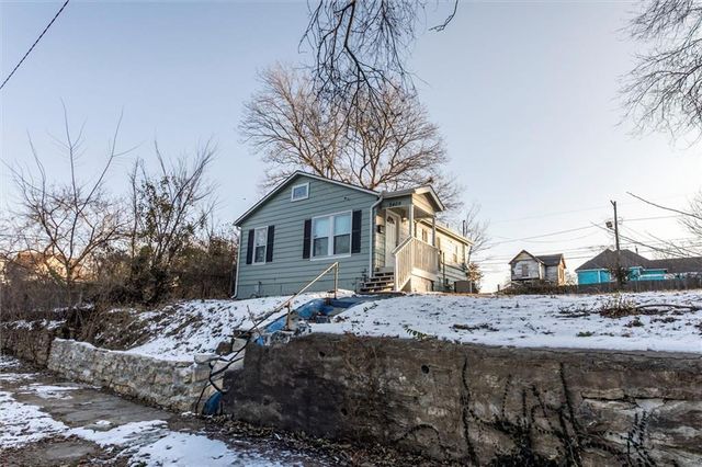 2409 Chestnut Avenue, Kansas City, MO 64127