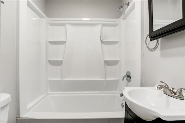 2409 Chestnut Avenue, Kansas City, MO 64127