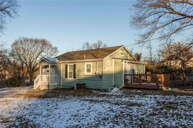 2409 Chestnut Avenue, Kansas City, MO 64127