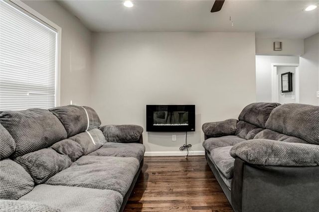 2409 Chestnut Avenue, Kansas City, MO 64127