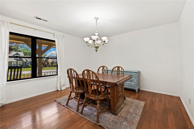701 S Chateau Drive, Rogers, AR 72758