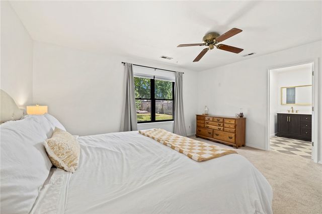 701 S Chateau Drive, Rogers, AR 72758