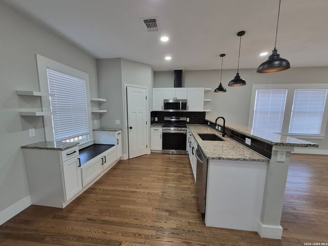 319 burleson, San Antonio, TX 78202