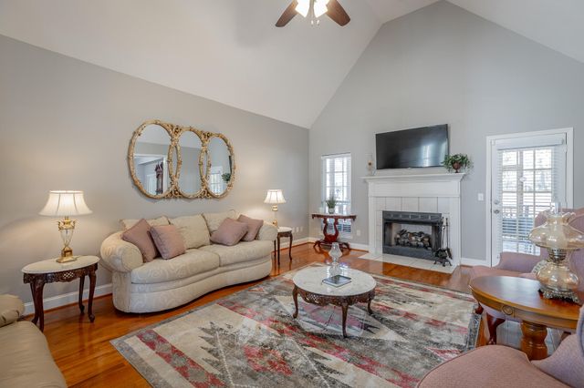 2435 Chimney Lake Circle, Soddy Daisy, TN 37379