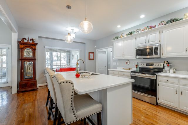 2435 Chimney Lake Circle, Soddy Daisy, TN 37379