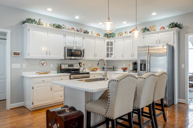 2435 Chimney Lake Circle, Soddy Daisy, TN 37379