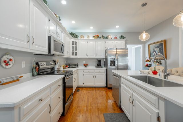 2435 Chimney Lake Circle, Soddy Daisy, TN 37379