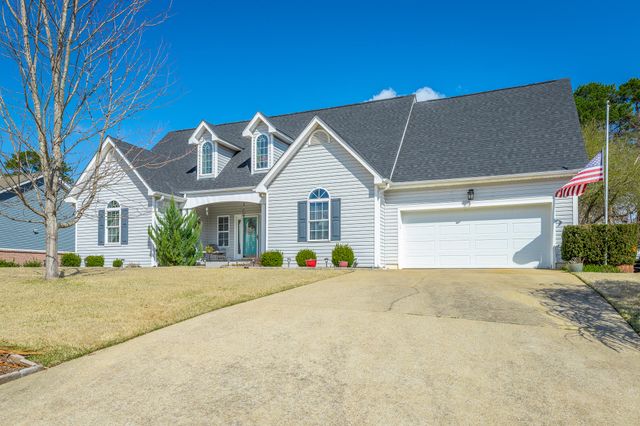 2435 Chimney Lake Circle, Soddy Daisy, TN 37379