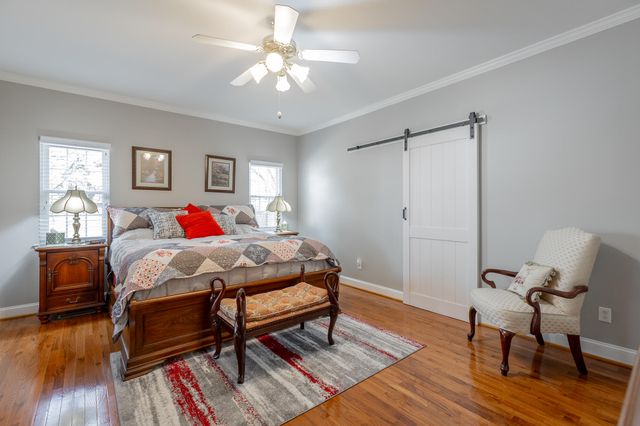 2435 Chimney Lake Circle, Soddy Daisy, TN 37379