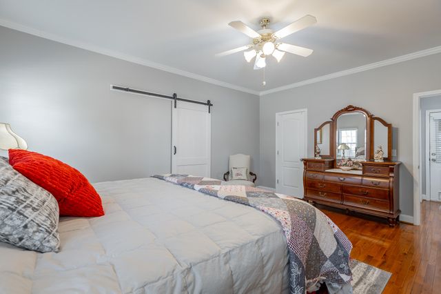 2435 Chimney Lake Circle, Soddy Daisy, TN 37379