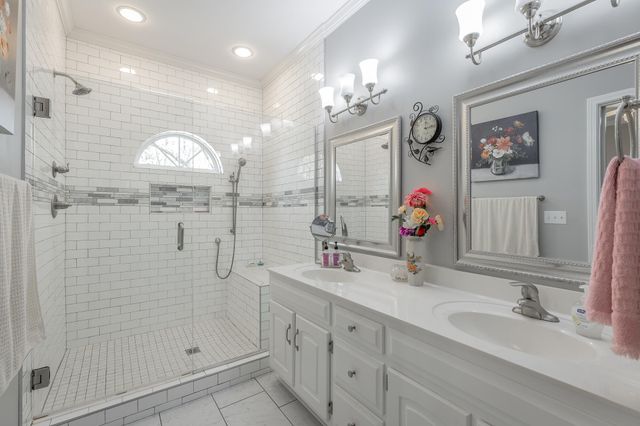 2435 Chimney Lake Circle, Soddy Daisy, TN 37379