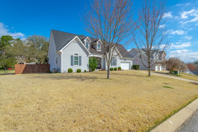 2435 Chimney Lake Circle, Soddy Daisy, TN 37379