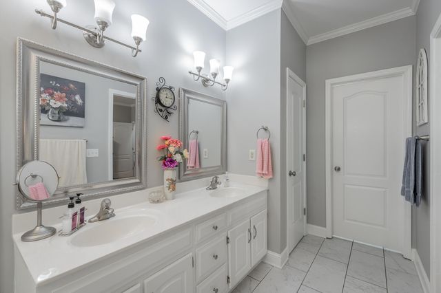 2435 Chimney Lake Circle, Soddy Daisy, TN 37379