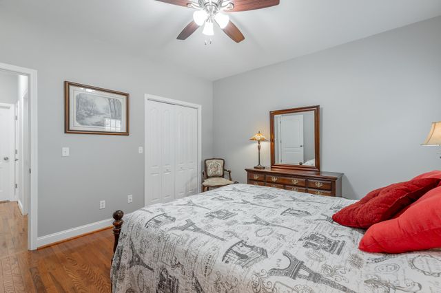 2435 Chimney Lake Circle, Soddy Daisy, TN 37379