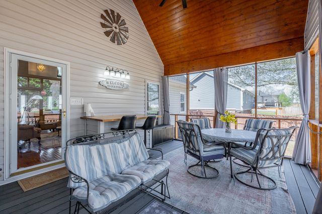 2435 Chimney Lake Circle, Soddy Daisy, TN 37379