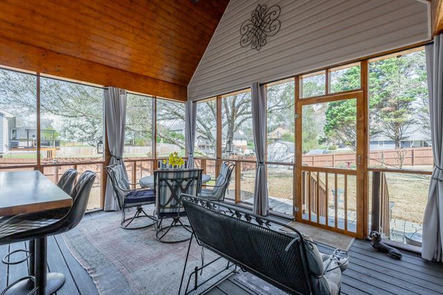 2435 Chimney Lake Circle, Soddy Daisy, TN 37379