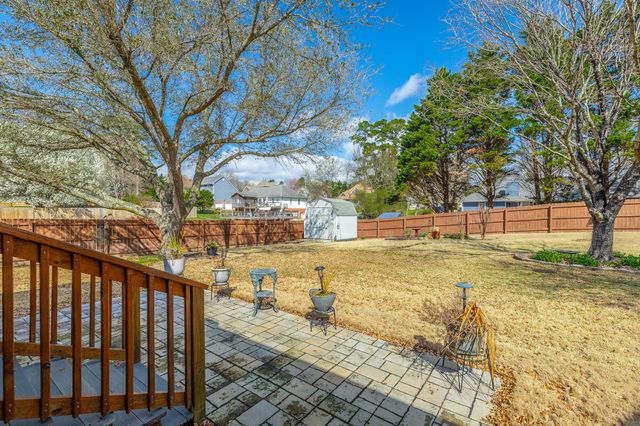 2435 Chimney Lake Circle, Soddy Daisy, TN 37379