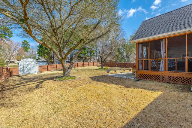 2435 Chimney Lake Circle, Soddy Daisy, TN 37379