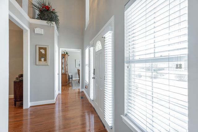 2435 Chimney Lake Circle, Soddy Daisy, TN 37379