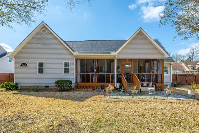 2435 Chimney Lake Circle, Soddy Daisy, TN 37379