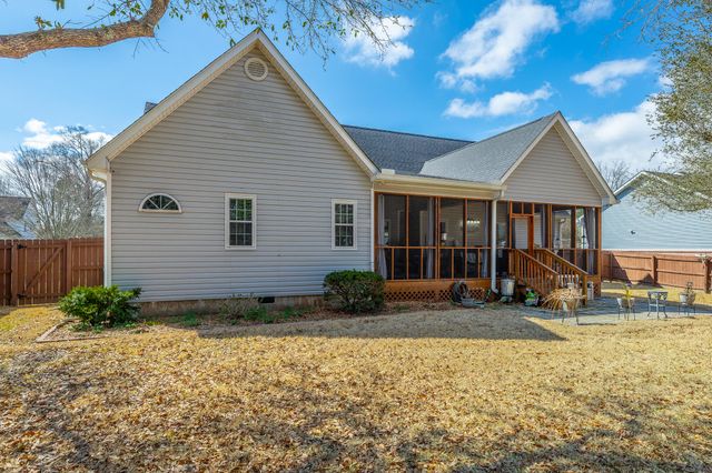 2435 Chimney Lake Circle, Soddy Daisy, TN 37379