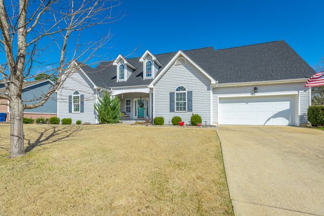 2435 Chimney Lake Circle, Soddy Daisy, TN 37379