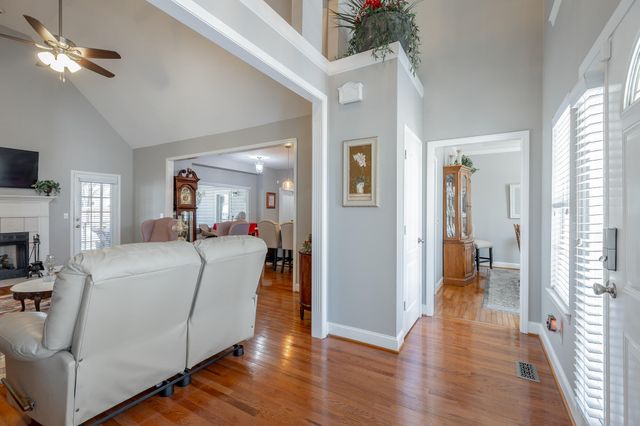 2435 Chimney Lake Circle, Soddy Daisy, TN 37379