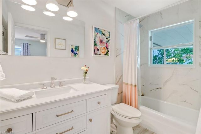 564 107th AVE N, Naples, FL 34108