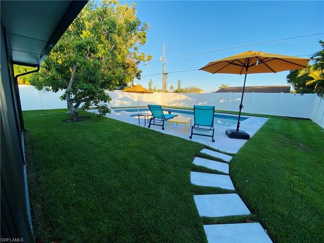 564 107th AVE N, Naples, FL 34108