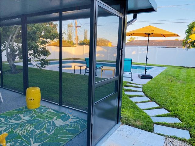 564 107th AVE N, Naples, FL 34108