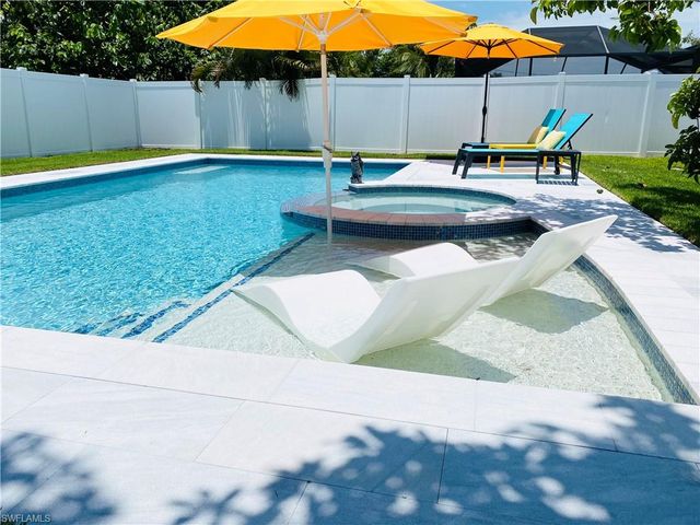 564 107th AVE N, Naples, FL 34108