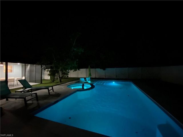 564 107th AVE N, Naples, FL 34108