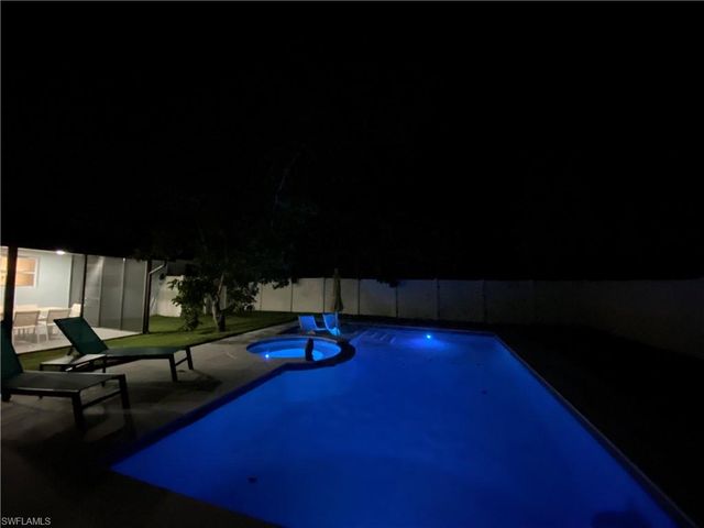 564 107th AVE N, Naples, FL 34108