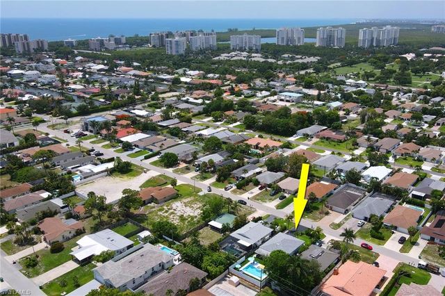 564 107th AVE N, Naples, FL 34108