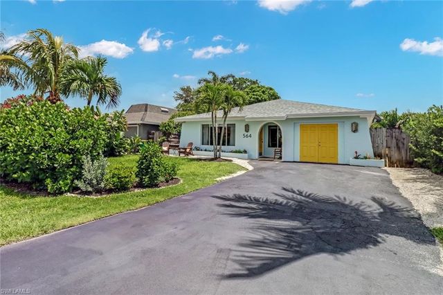 564 107th AVE N, Naples, FL 34108