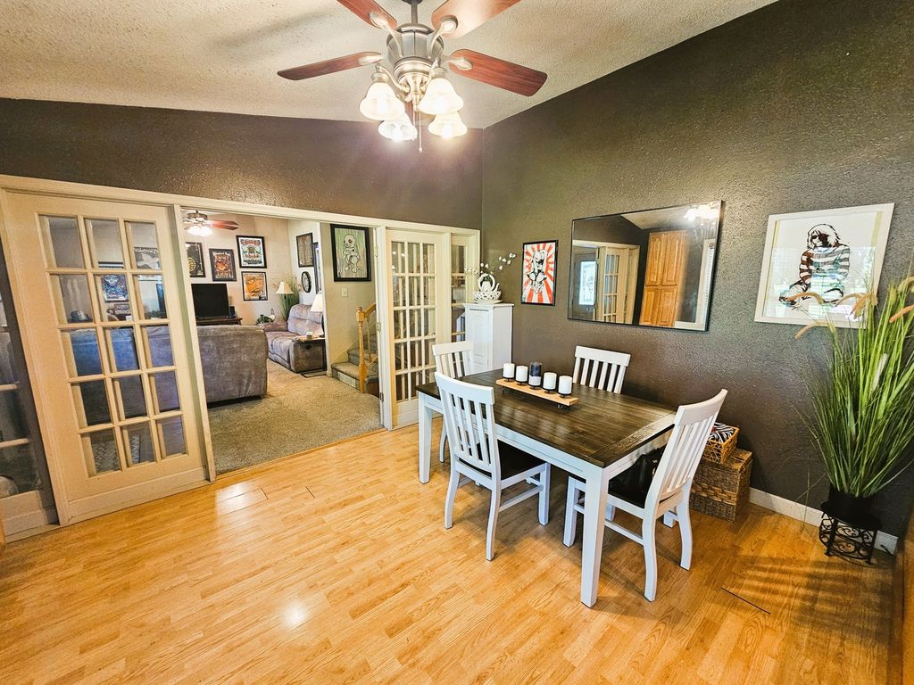 Image 16 of property listing at 705 Lake Park Road, Mt Vernon, IL 62864
