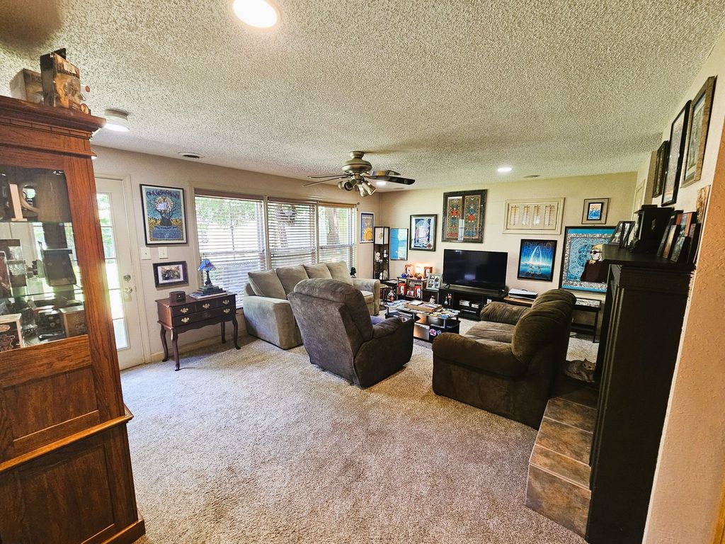 Image 19 of property listing at 705 Lake Park Road, Mt Vernon, IL 62864