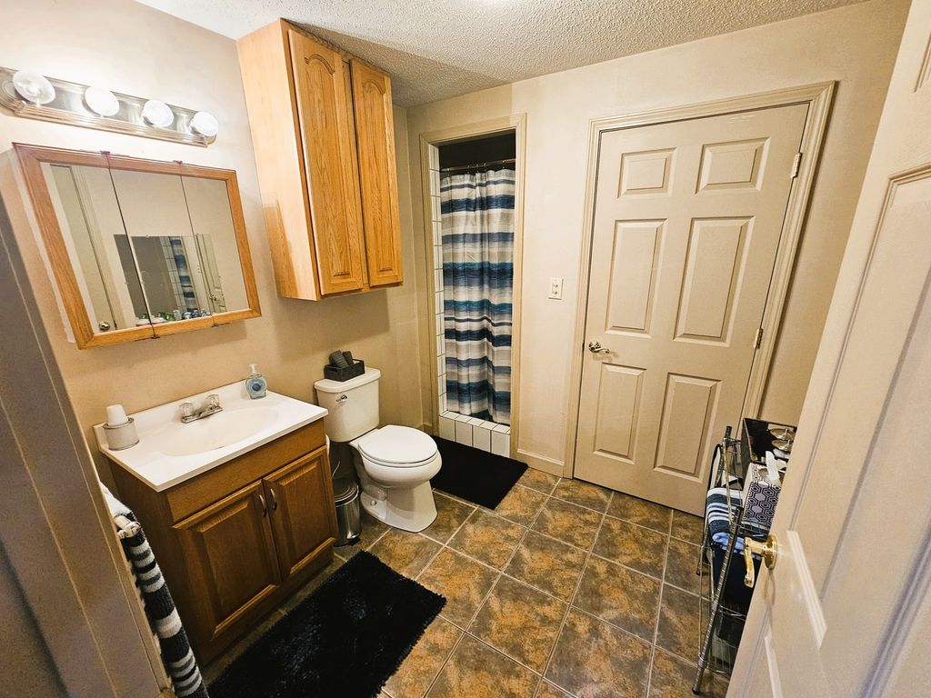 Image 22 of property listing at 705 Lake Park Road, Mt Vernon, IL 62864