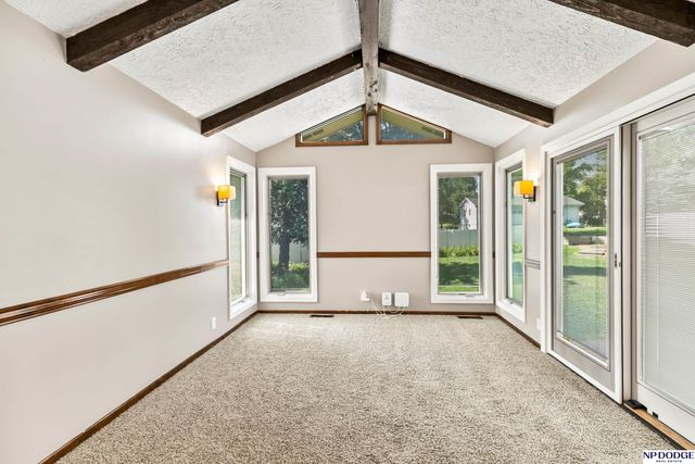 9911 Pasadena Avenue, Omaha, NE 68124