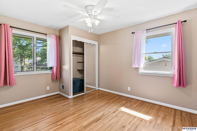 9911 Pasadena Avenue, Omaha, NE 68124