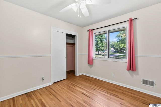 9911 Pasadena Avenue, Omaha, NE 68124