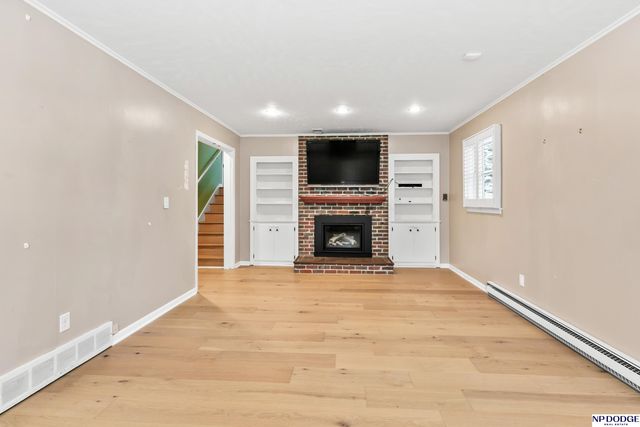 9911 Pasadena Avenue, Omaha, NE 68124
